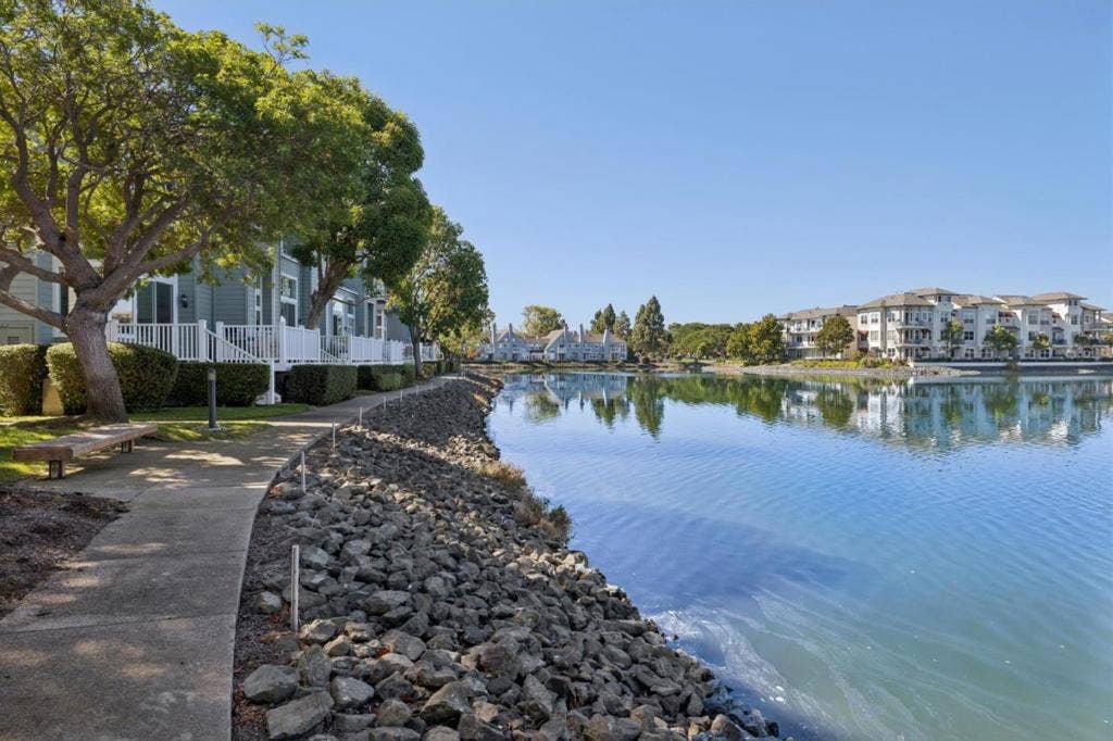 802 Intrepid Lane, Redwood City, CA 94065 802 Intrepid Lane, Redwood City, CA 94065