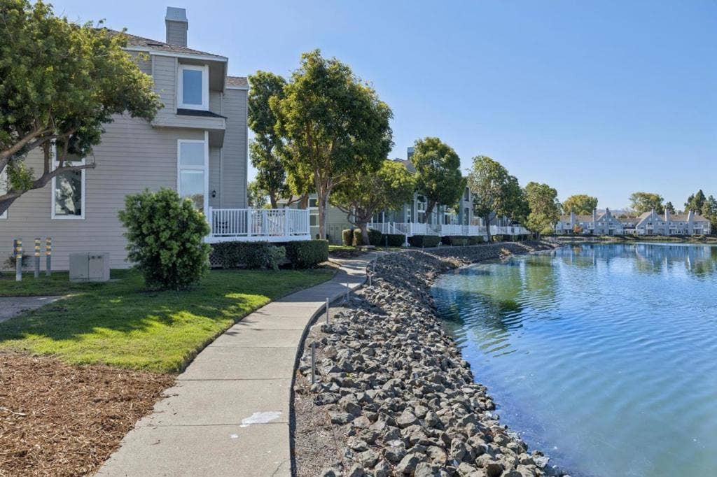 802 Intrepid Lane, Redwood City, CA 94065 802 Intrepid Lane, Redwood City, CA 94065