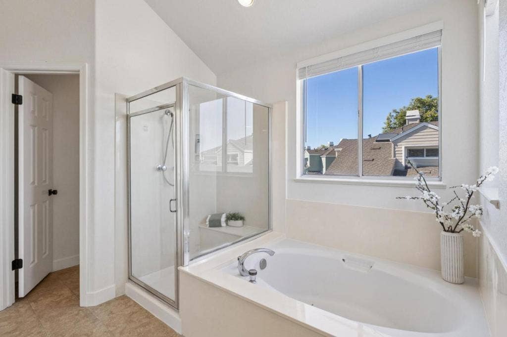 802 Intrepid Lane, Redwood City, CA 94065 802 Intrepid Lane, Redwood City, CA 94065