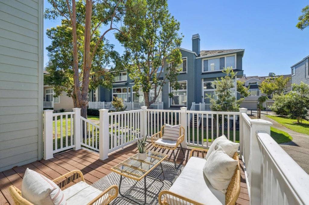 802 Intrepid Lane, Redwood City, CA 94065 802 Intrepid Lane, Redwood City, CA 94065