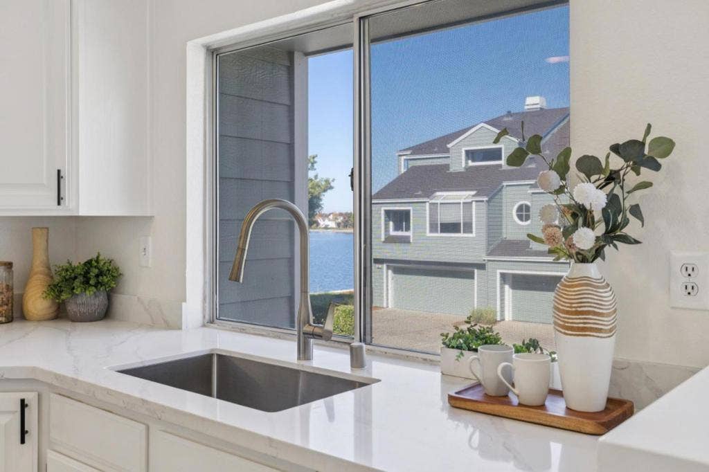 802 Intrepid Lane, Redwood City, CA 94065 802 Intrepid Lane, Redwood City, CA 94065
