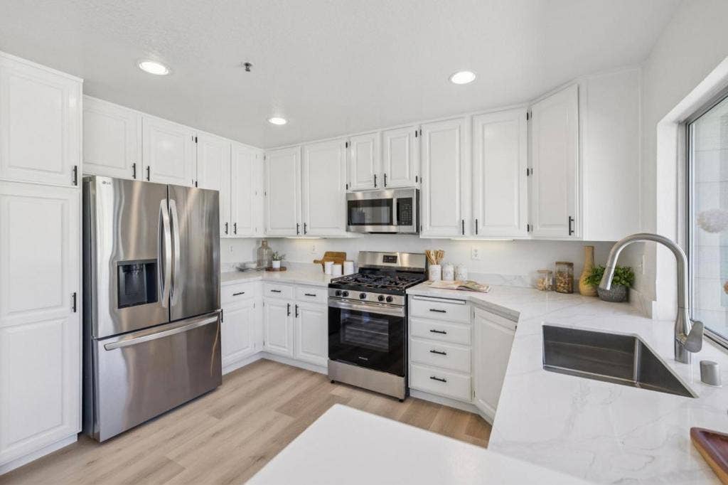 802 Intrepid Lane, Redwood City, CA 94065 802 Intrepid Lane, Redwood City, CA 94065