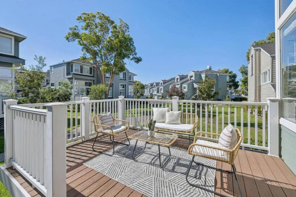 802 Intrepid Lane, Redwood City, CA 94065 802 Intrepid Lane, Redwood City, CA 94065