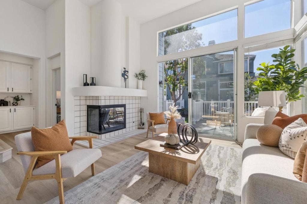 802 Intrepid Lane, Redwood City, CA 94065 802 Intrepid Lane, Redwood City, CA 94065