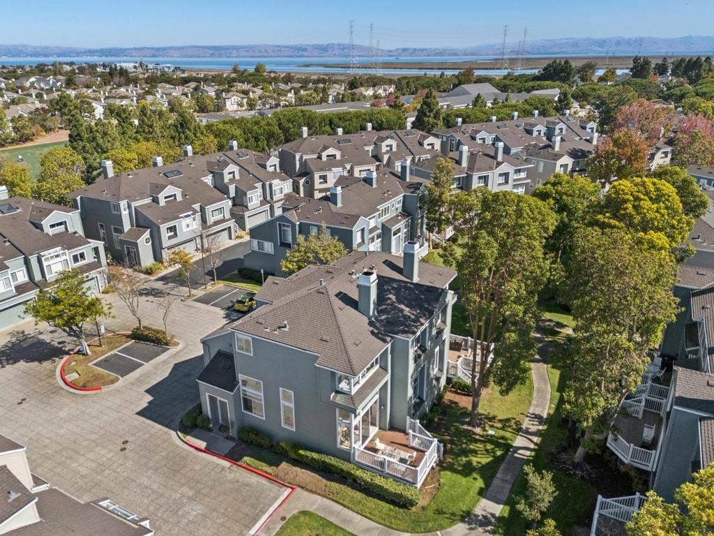 802 Intrepid Lane, Redwood City, CA 94065 802 Intrepid Lane, Redwood City, CA 94065