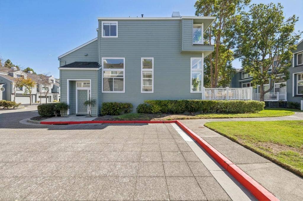 802 Intrepid Lane, Redwood City, CA 94065 802 Intrepid Lane, Redwood City, CA 94065