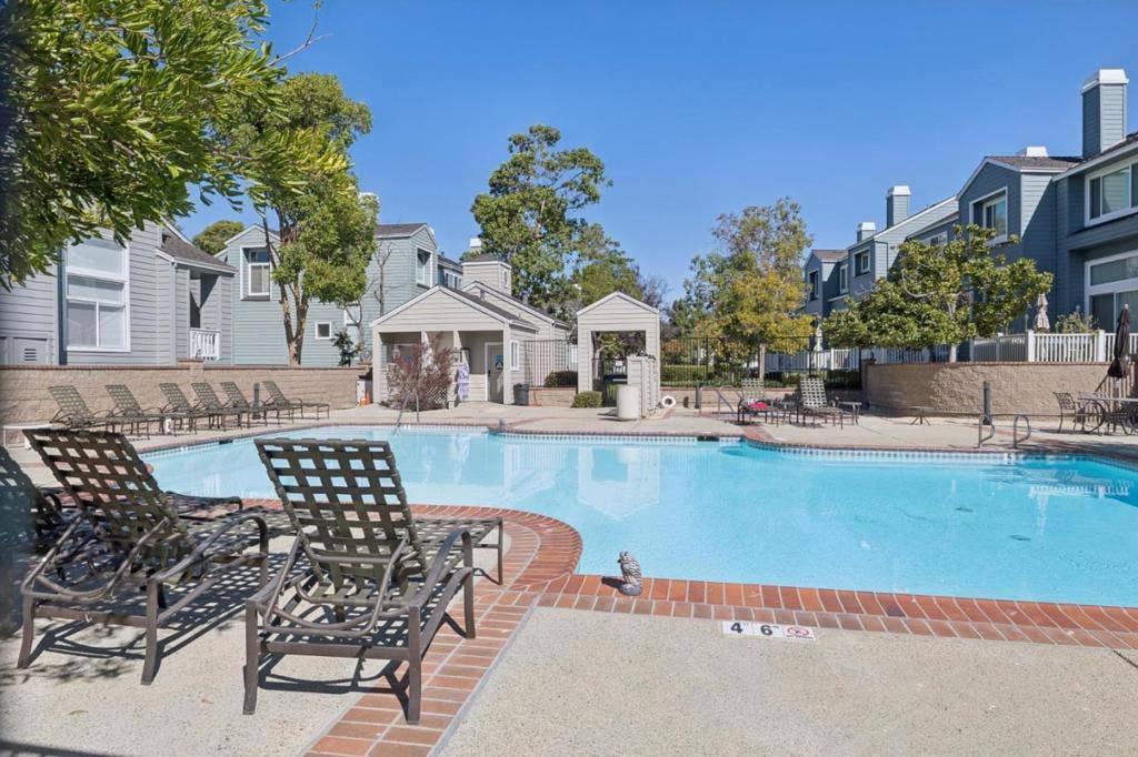 802 Intrepid Lane, Redwood City, CA 94065 802 Intrepid Lane, Redwood City, CA 94065