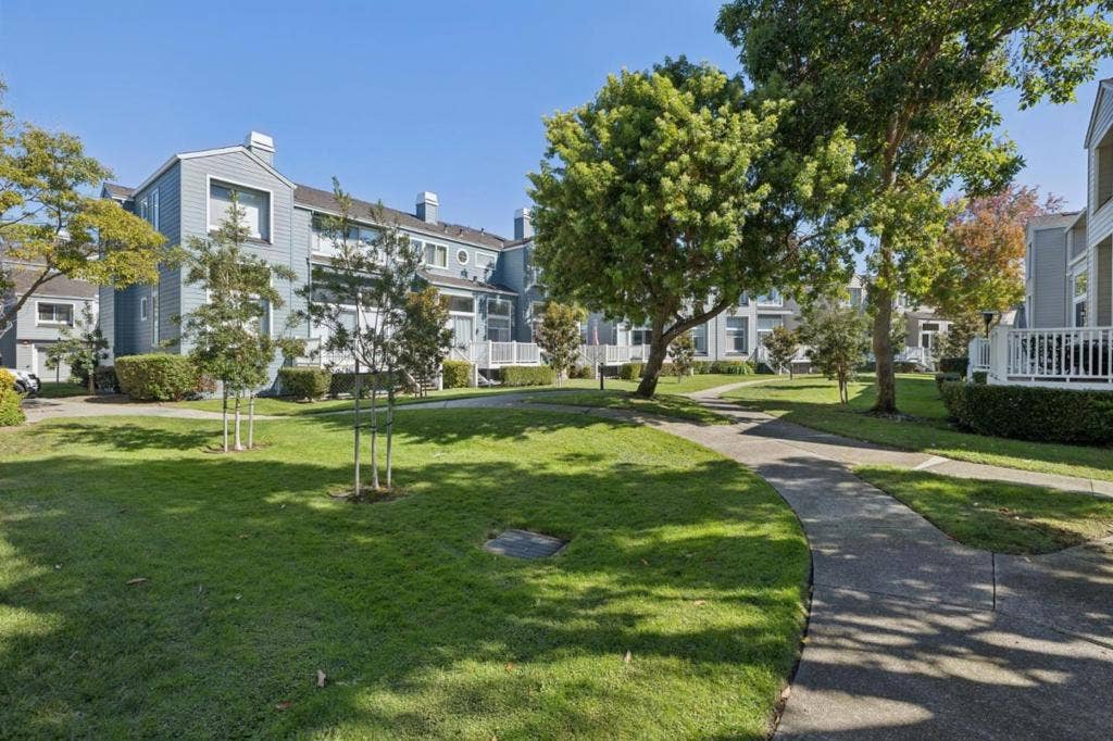 802 Intrepid Lane, Redwood City, CA 94065 802 Intrepid Lane, Redwood City, CA 94065