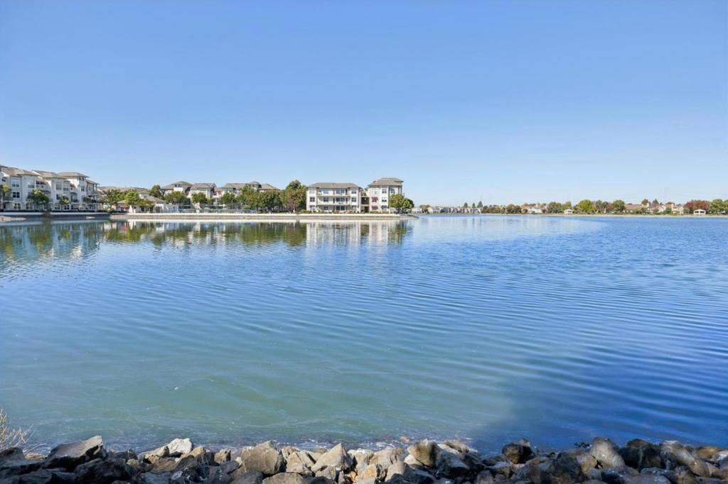 802 Intrepid Lane, Redwood City, CA 94065 802 Intrepid Lane, Redwood City, CA 94065