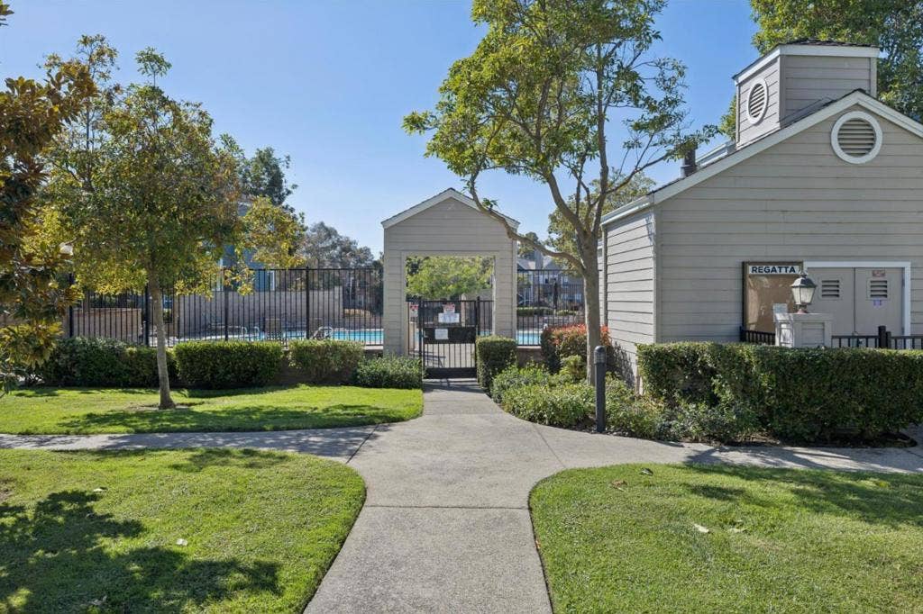 802 Intrepid Lane, Redwood City, CA 94065 802 Intrepid Lane, Redwood City, CA 94065