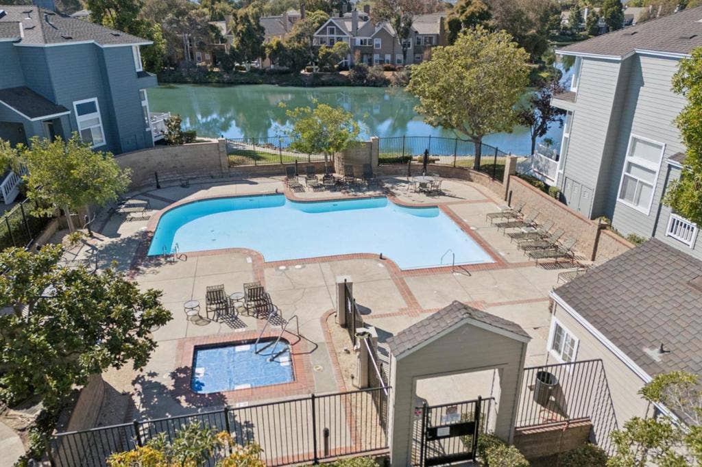 802 Intrepid Lane, Redwood City, CA 94065 802 Intrepid Lane, Redwood City, CA 94065