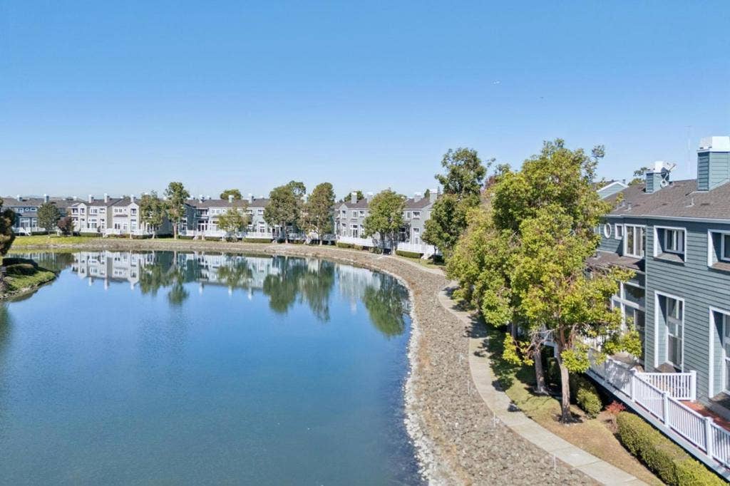 802 Intrepid Lane, Redwood City, CA 94065 802 Intrepid Lane, Redwood City, CA 94065