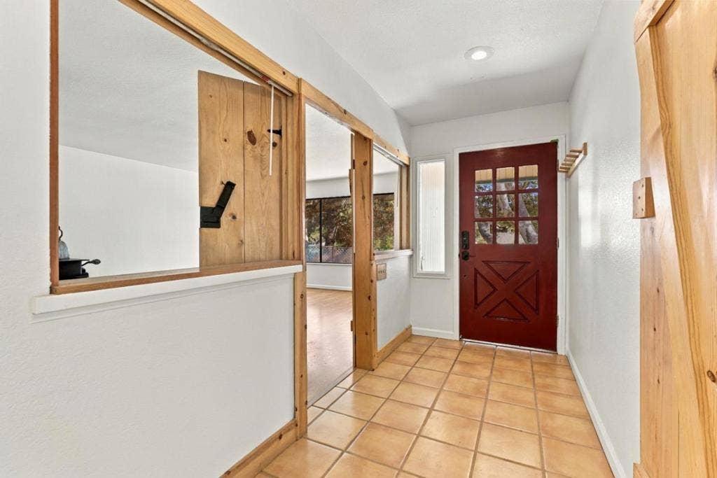7710 Fallen Leaf Lane, Salinas, CA 93907