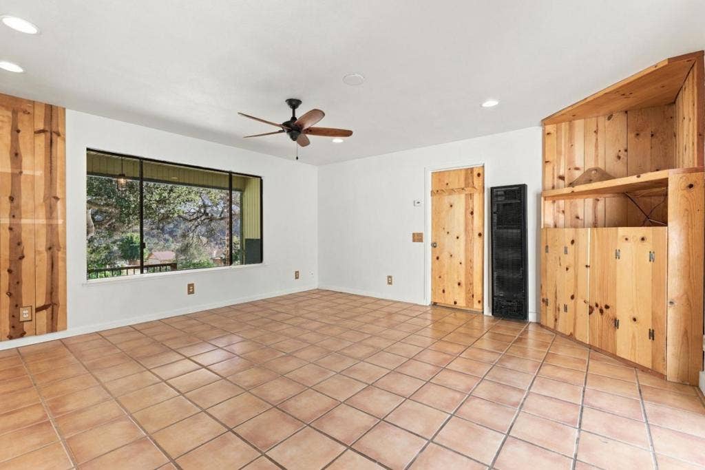 7710 Fallen Leaf Lane, Salinas, CA 93907