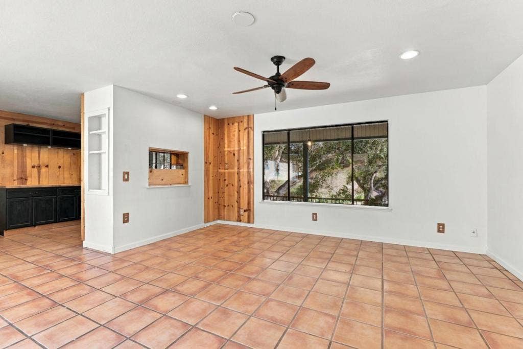 7710 Fallen Leaf Lane, Salinas, CA 93907