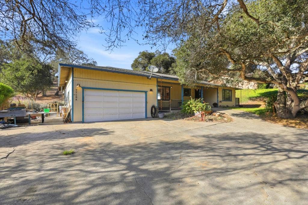 7710 Fallen Leaf Lane, Salinas, CA 93907