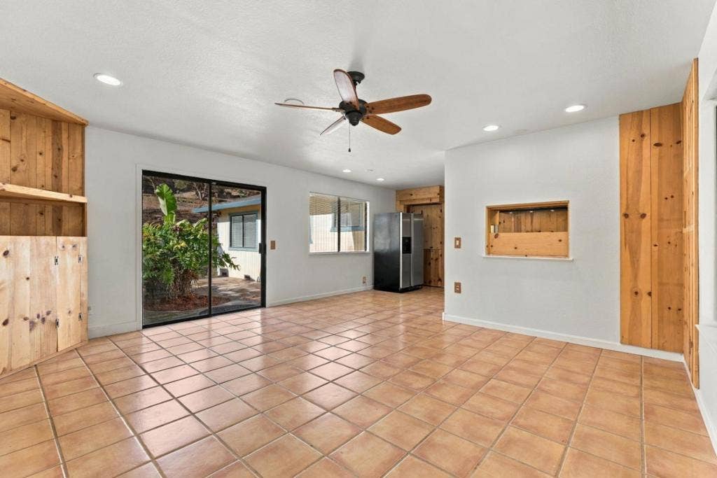 7710 Fallen Leaf Lane, Salinas, CA 93907