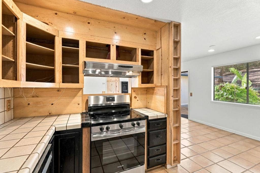 7710 Fallen Leaf Lane, Salinas, CA 93907