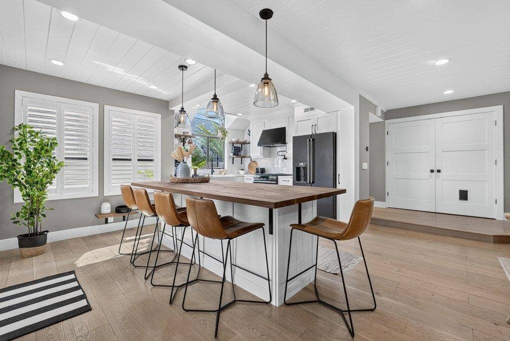 3839 Brommer Street, Santa Cruz, CA 95062