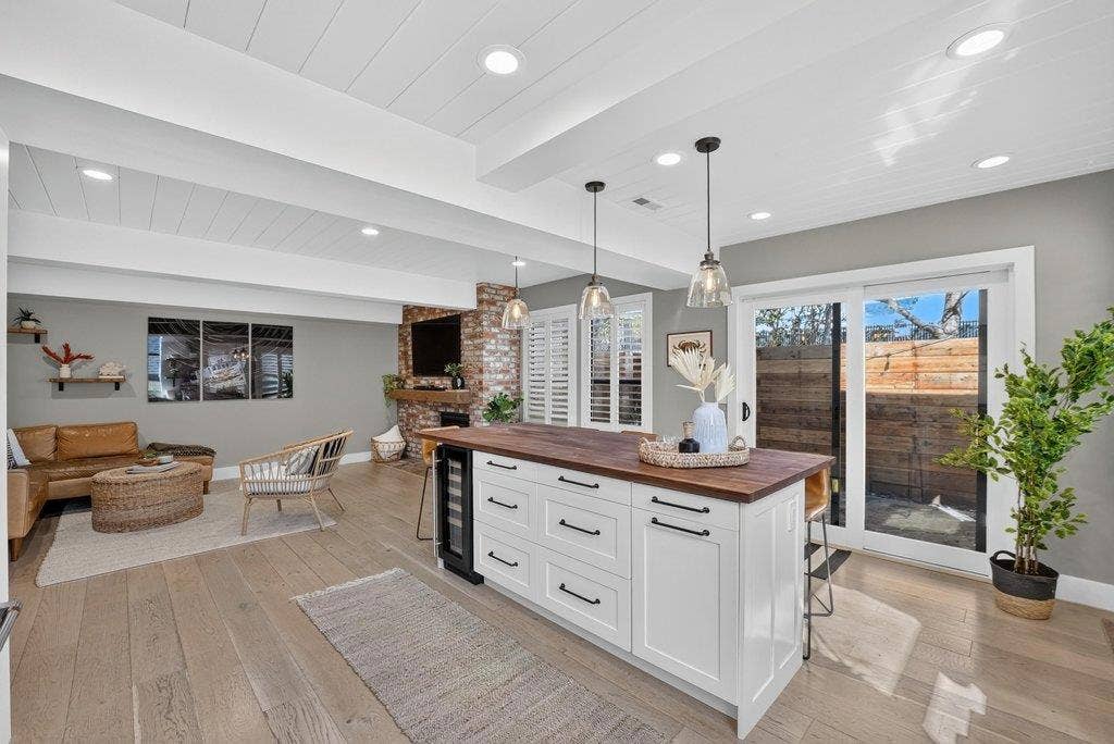 3839 Brommer Street, Santa Cruz, CA 95062