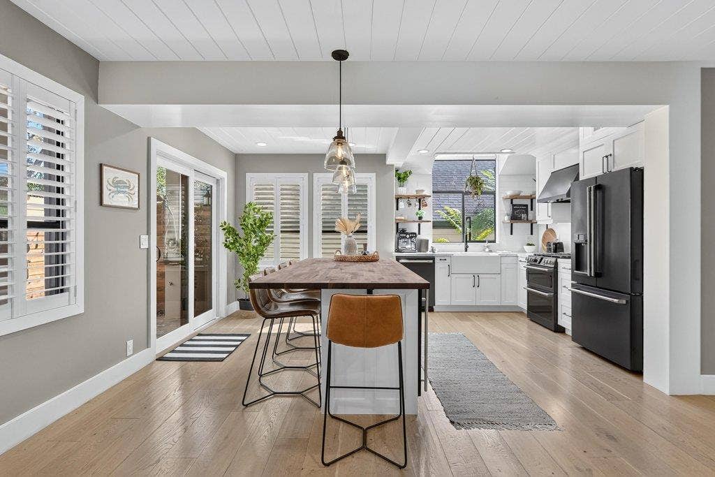 3839 Brommer Street, Santa Cruz, CA 95062