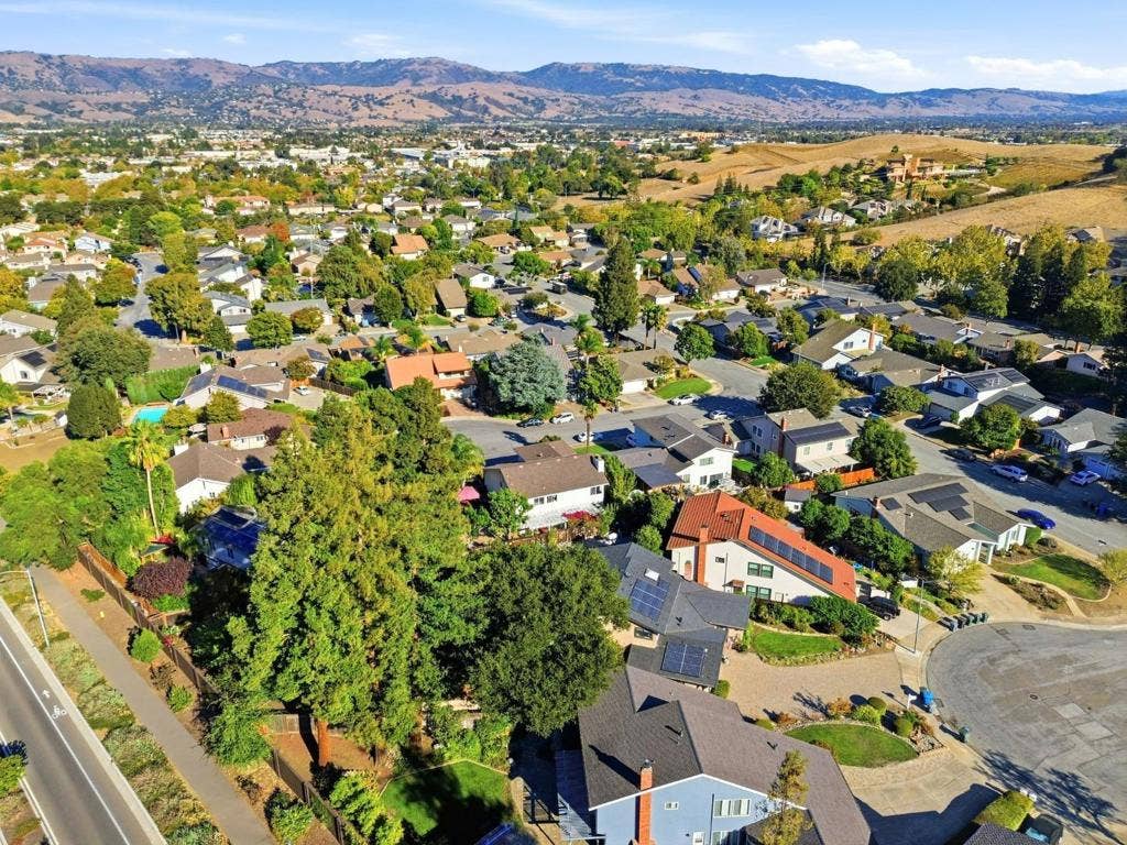 16761 Dry Creek Court, Morgan Hill, CA 95037