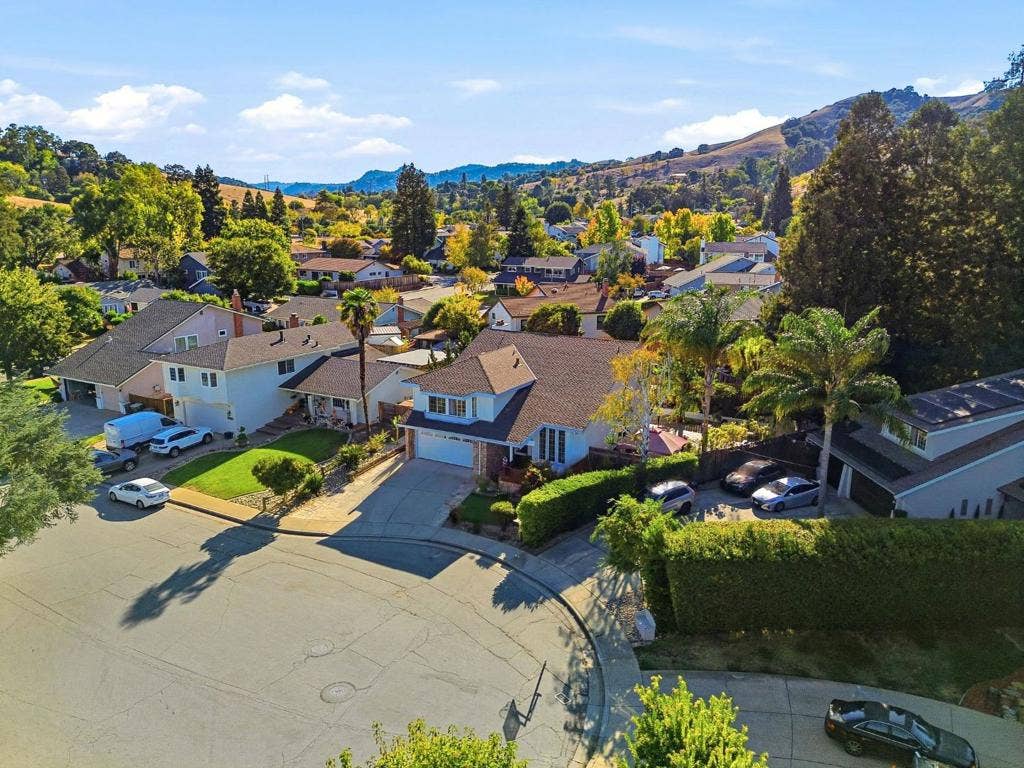 16761 Dry Creek Court, Morgan Hill, CA 95037