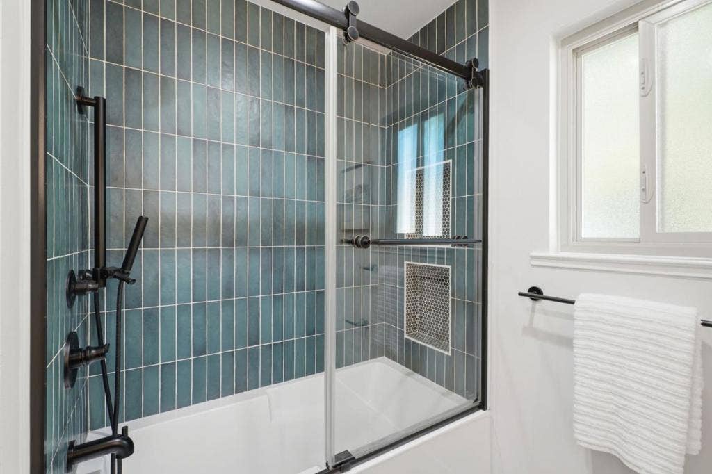 264 N Whisman Road, #13, Mountain View, CA 94043 264 N Whisman Road, #13, Mountain View, CA 94043