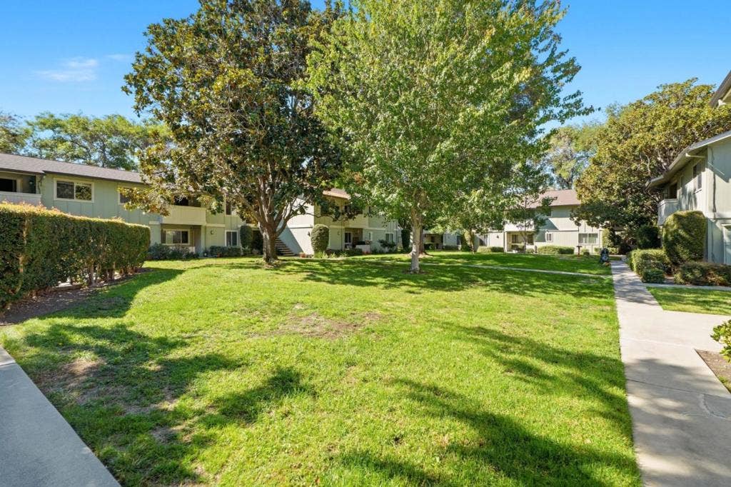 264 N Whisman Road, #13, Mountain View, CA 94043 264 N Whisman Road, #13, Mountain View, CA 94043