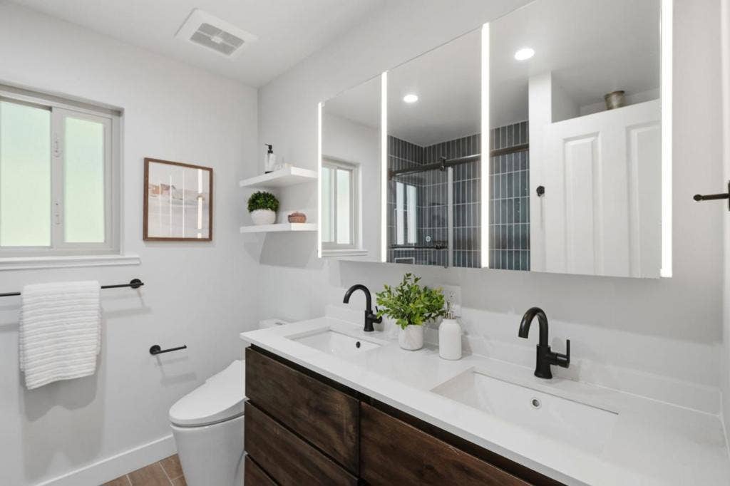 264 N Whisman Road, #13, Mountain View, CA 94043 264 N Whisman Road, #13, Mountain View, CA 94043