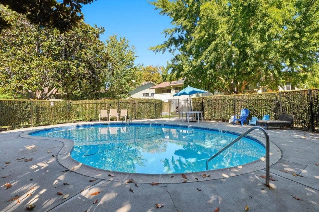264 N Whisman Road, #13, Mountain View, CA 94043 264 N Whisman Road, #13, Mountain View, CA 94043