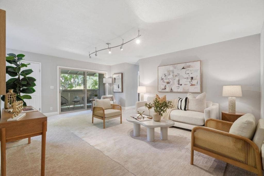 264 N Whisman Road, #13, Mountain View, CA 94043 264 N Whisman Road, #13, Mountain View, CA 94043