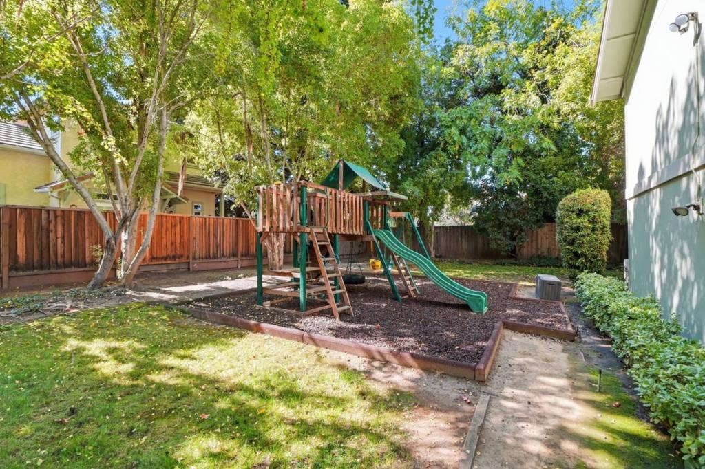 264 N Whisman Road, #13, Mountain View, CA 94043 264 N Whisman Road, #13, Mountain View, CA 94043