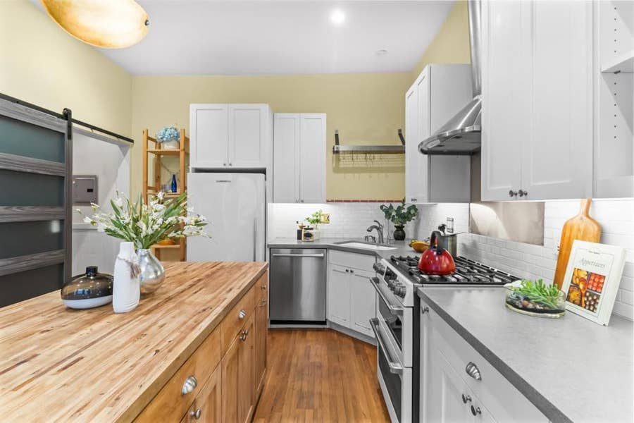 Property photo for 5860 Cook, San Francisco, CA