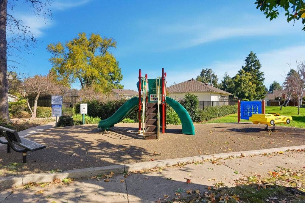 20012 Northcrest Square, Cupertino, CA 95014