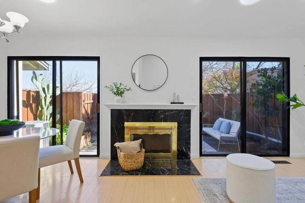 20012 Northcrest Square, Cupertino, CA 95014