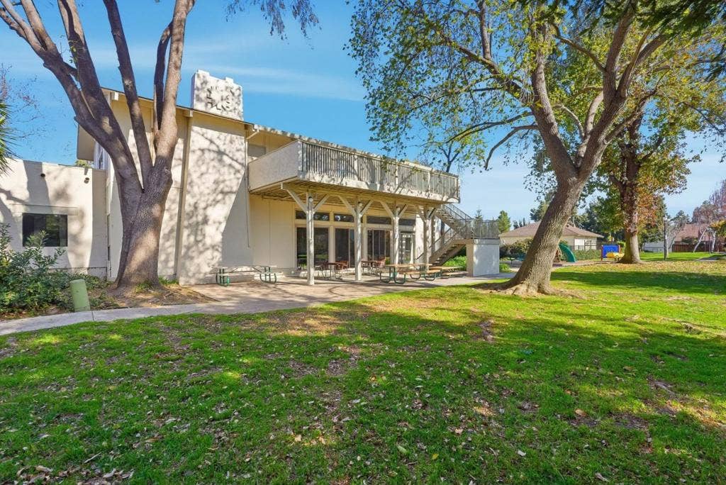20012 Northcrest Square, Cupertino, CA 95014
