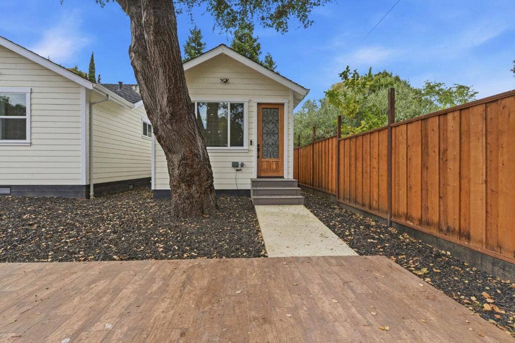 134 Donohoe Street, East Palo Alto, CA 94303 134 Donohoe Street, East Palo Alto, CA 94303