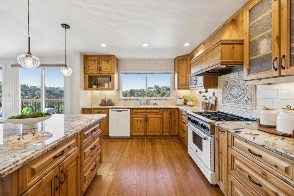 2620 Monserat Avenue, Belmont, CA 94002 2620 Monserat Avenue, Belmont, CA 94002