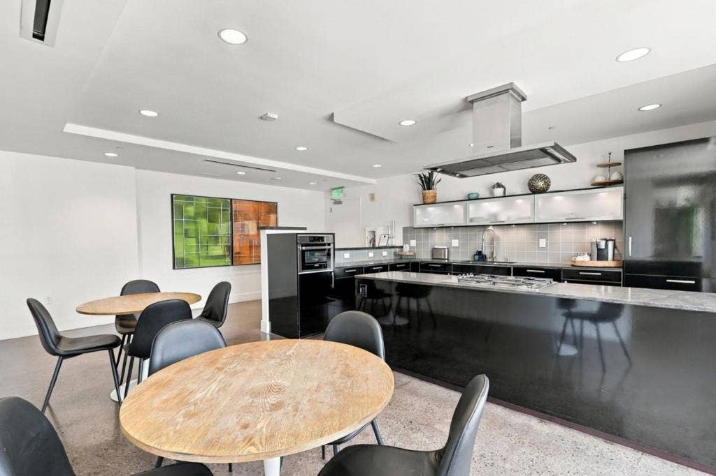 88 E San Fernando Street, #801, San Jose, CA 95113 88 E San Fernando Street, #801, San Jose, CA 95113
