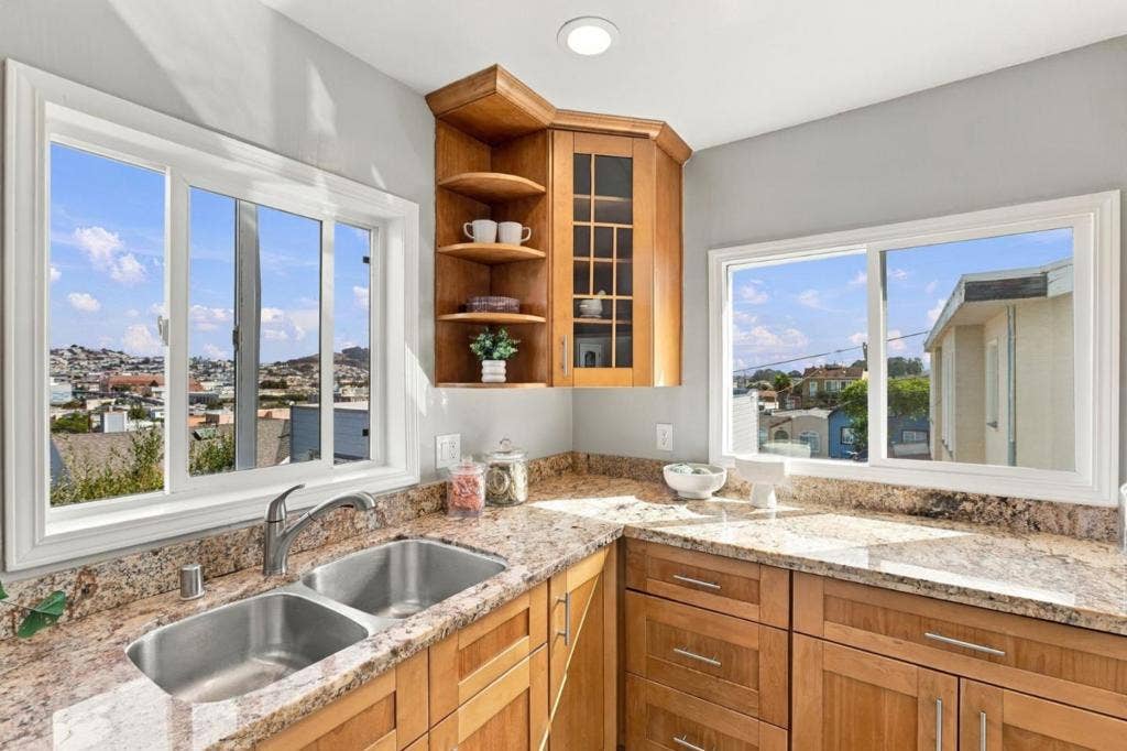 240 Martin Street, Daly City, CA 94014 240 Martin Street, Daly City, CA 94014