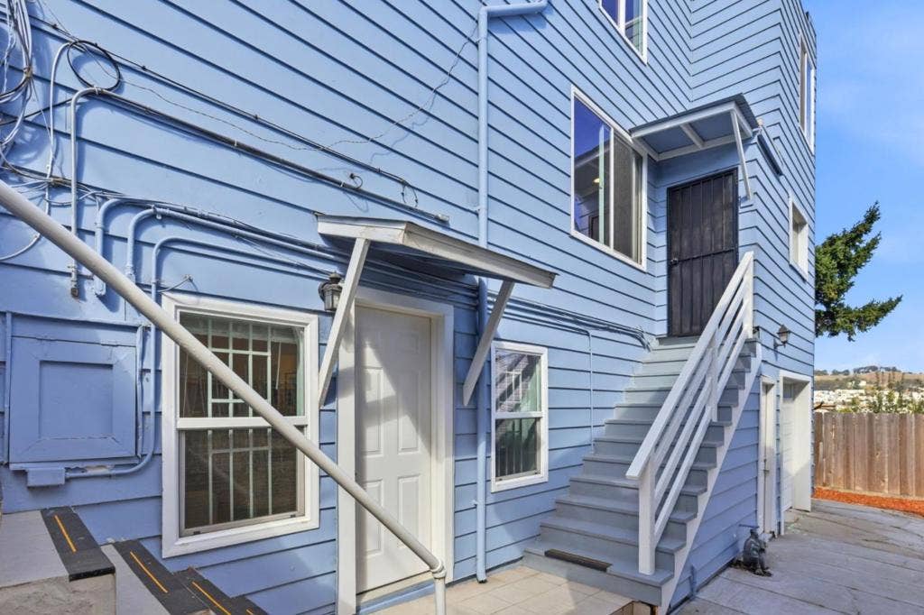 240 Martin Street, Daly City, CA 94014 240 Martin Street, Daly City, CA 94014