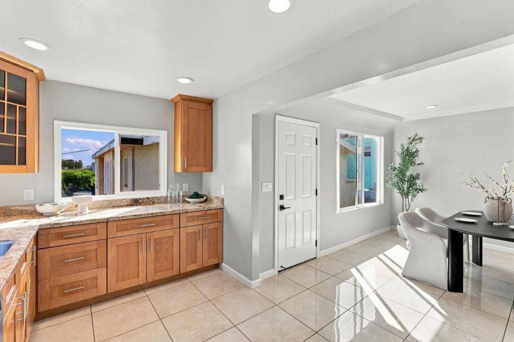 240 Martin Street, Daly City, CA 94014 240 Martin Street, Daly City, CA 94014