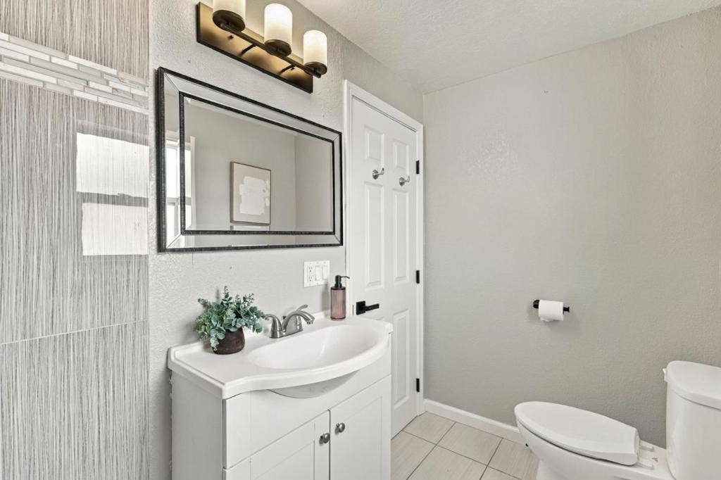 240 Martin Street, Daly City, CA 94014 240 Martin Street, Daly City, CA 94014