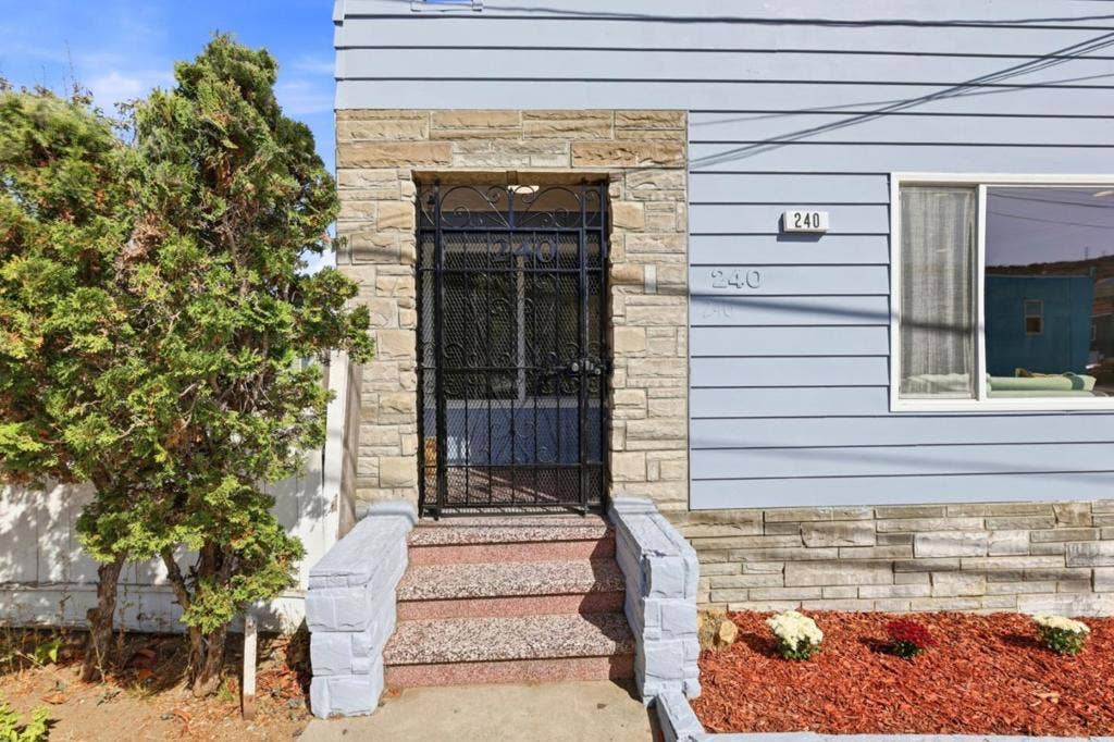 240 Martin Street, Daly City, CA 94014 240 Martin Street, Daly City, CA 94014