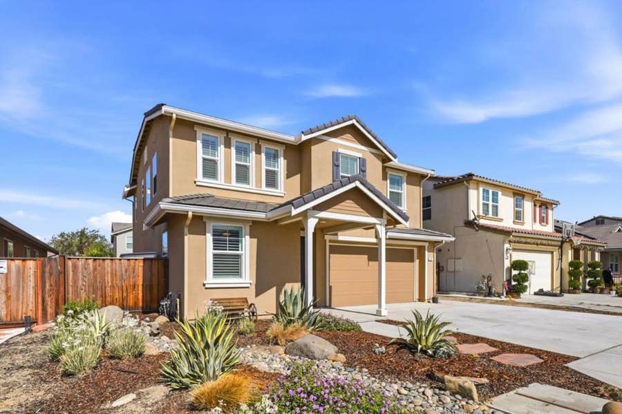 Property photo for 885 Fulton Way, Hollister, CA
