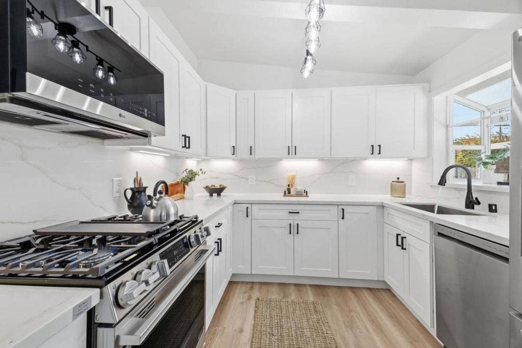 1307 Hill Avenue, Menlo Park, CA 94025 1307 Hill Avenue, Menlo Park, CA 94025