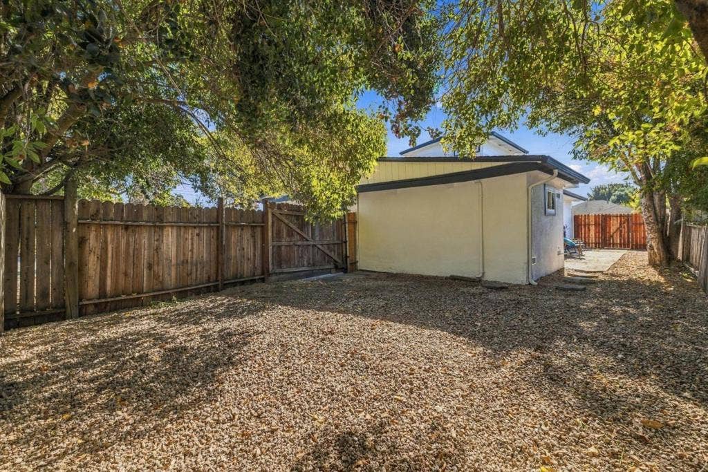 1307 Hill Avenue, Menlo Park, CA 94025 1307 Hill Avenue, Menlo Park, CA 94025