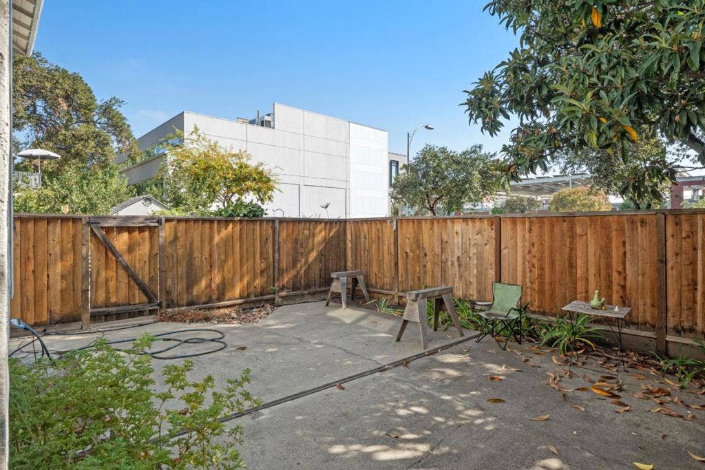 301 College Avenue, Palo Alto, CA 94306 301 College Avenue, Palo Alto, CA 94306