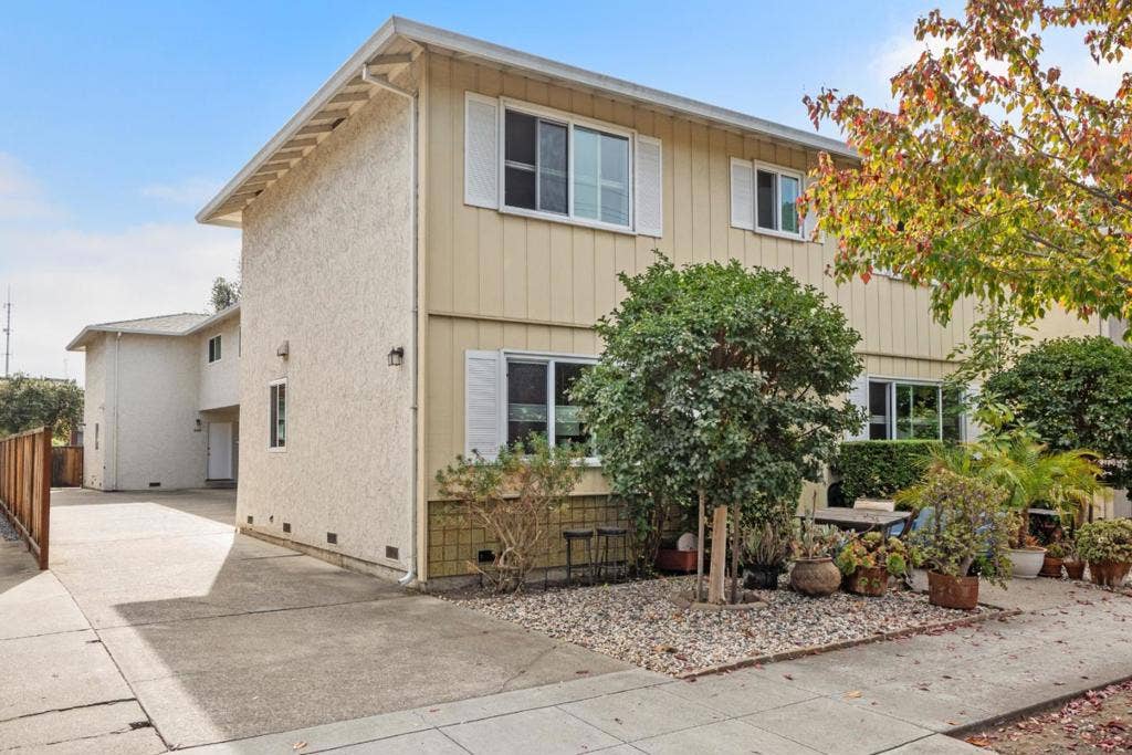 301 College Avenue, Palo Alto, CA 94306 301 College Avenue, Palo Alto, CA 94306